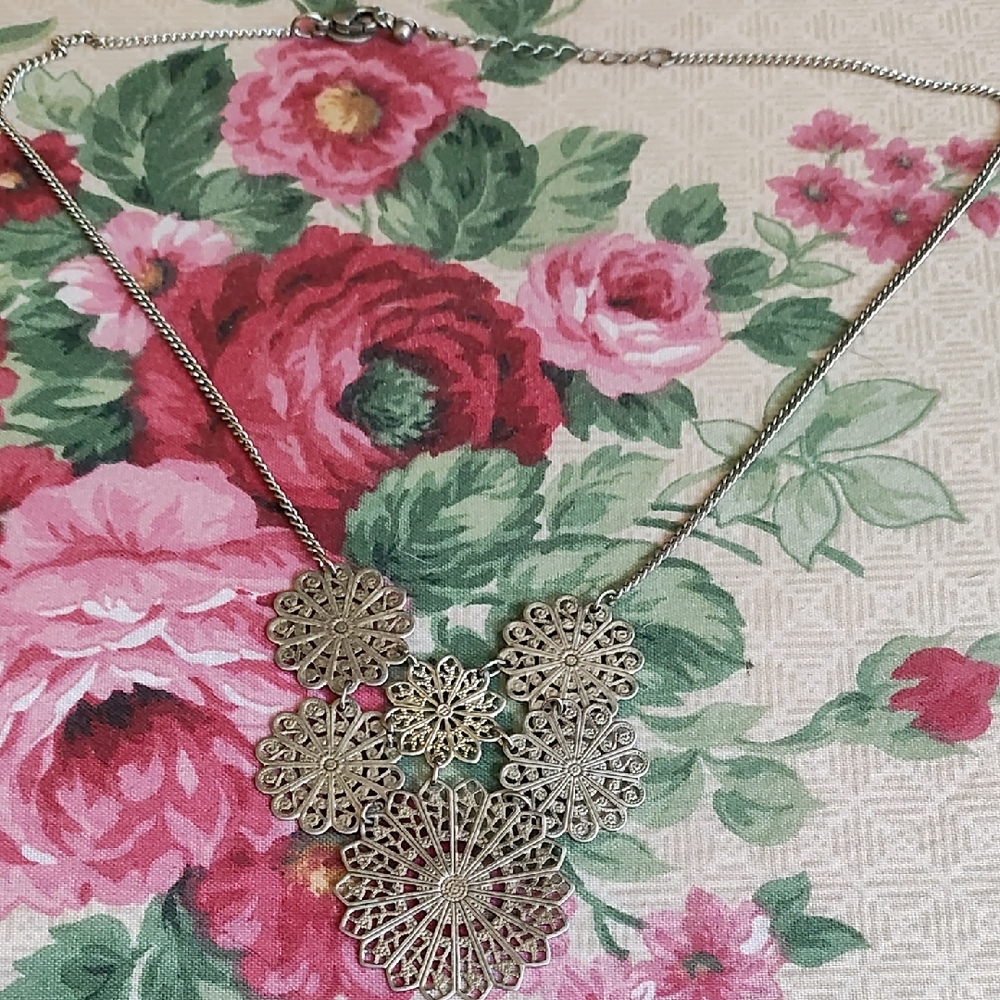 AEO Elegant Silver Toned Floral Necklace
